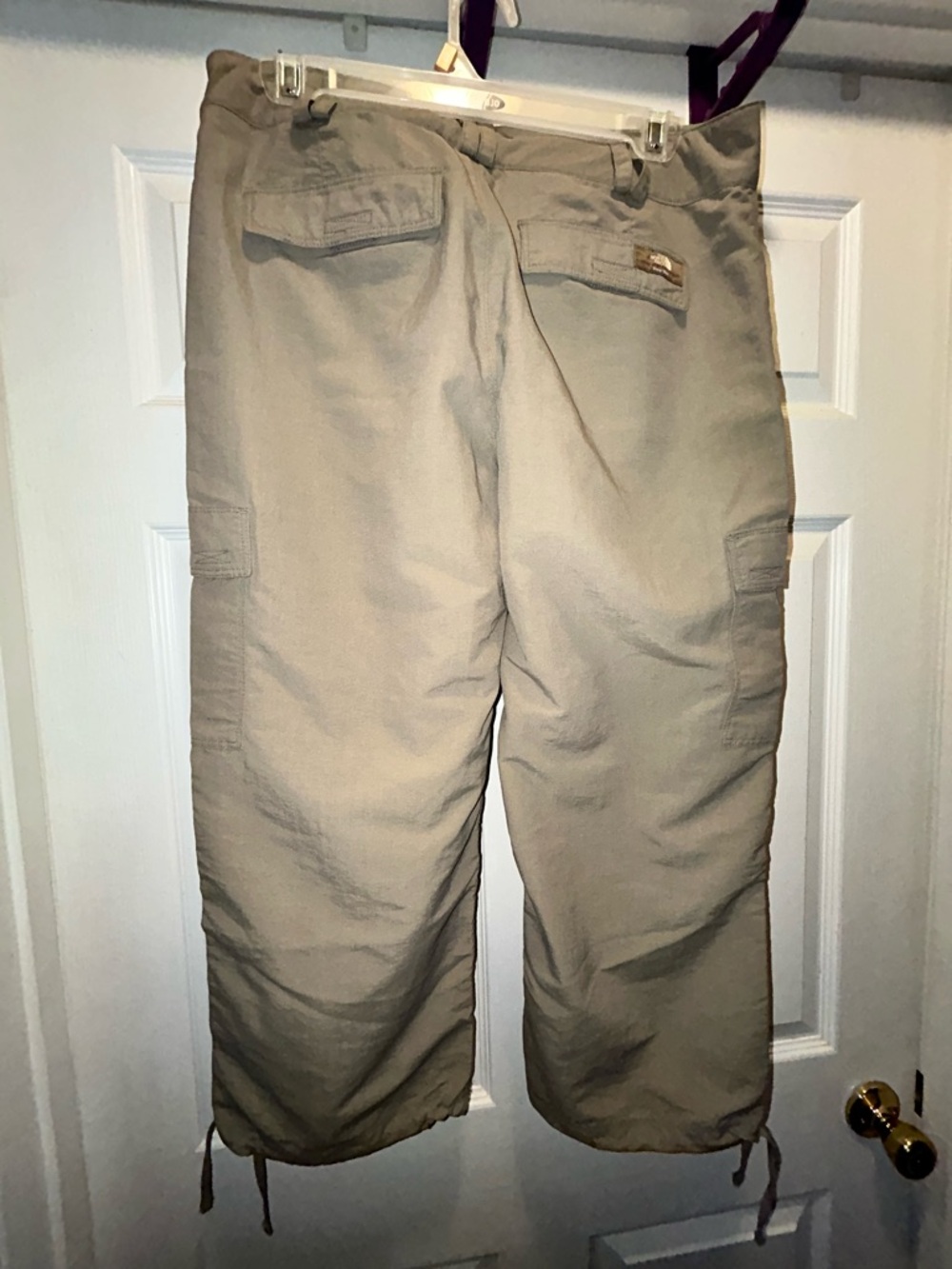 The North Face Women’s Tan Cargo Pants - Picture 5 of 7